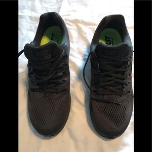 Nike men’s tennis shoes